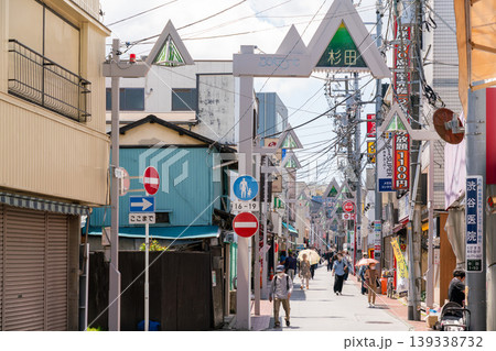 《神奈川県》日本の都市風景 京浜急行線 杉田駅前の商店街(令和7年4月) 《神奈川県》日本の都市風景 京浜急行線 杉田駅前の商店街(令和7年4月) 139338732