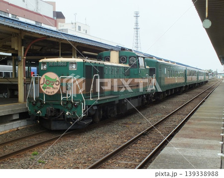 DE10　1660＋510系「くしろ湿原ノロッコ号」(釧路駅にて撮影) 139338988