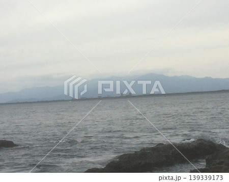 鎌倉＆江ノ島散策　2024年版　海に差し込む光 139339173