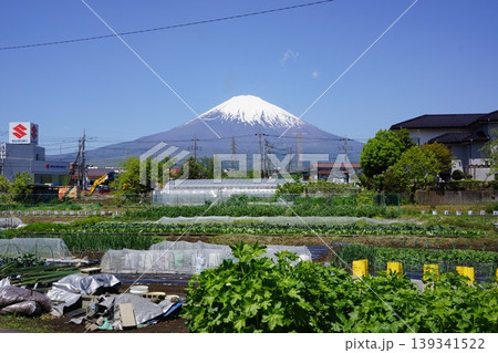 静岡県御殿場市の御殿場中央公園周辺から富士山方面を臨む風景 139341522