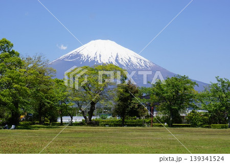 静岡県御殿場市の御殿場中央公園から富士山方面を臨む風景 静岡県御殿場市の御殿場中央公園から富士山方面を臨む風景 139341524