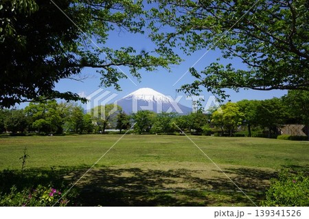 静岡県御殿場市の御殿場中央公園から富士山方面を臨む風景 静岡県御殿場市の御殿場中央公園から富士山方面を臨む風景 139341526