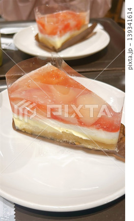 もものヨーグルトケーキ もものヨーグルトケーキ 139341614
