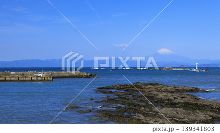 真名瀬海岸から見た富士山 139341803