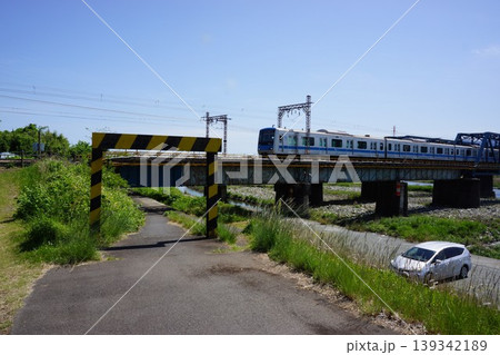 神奈川県足柄上郡松田町の小田急線新松田駅周辺の酒匂川の風景 神奈川県足柄上郡松田町の小田急線新松田駅周辺の酒匂川の風景 139342189