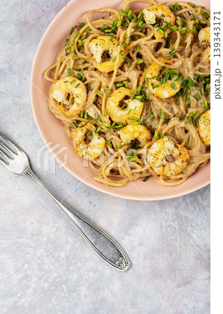 Seafood spaghetti with shrimp and creamy garlic sauce Seafood spaghetti with shrimp and creamy garlic sauce 139343171