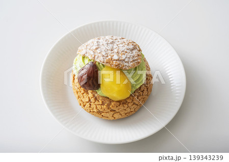 抹茶と栗のシュークリーム 抹茶と栗のシュークリーム 139343239
