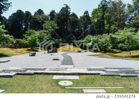春日大社 萬葉植物園の神庭 春日大社 萬葉植物園の神庭 139345274