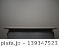 グレーの壁面と余白のシンプル背景素材 139347523