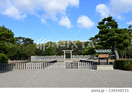 仁徳天皇陵墓の拝所(大阪府堺市) 仁徳天皇陵墓の拝所(大阪府堺市) 139348533