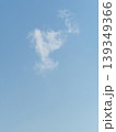 青空に雲 139349366