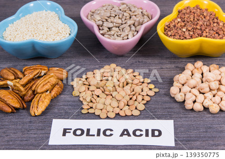 Healthy nutritious food as source natural folic acid, other vitamins or minerals and dietary fiber Healthy nutritious food as source natural folic acid, other vitamins or minerals and dietary fiber 139350775