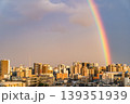 東京の住宅街に架かる大きなダブルレインボーと東京スカイツリー 東京の住宅街に架かる大きなダブルレインボーと東京スカイツリー 139351939