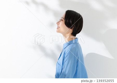 笑顔のミドル女性 139352055
