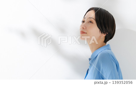 笑顔のミドル女性 139352056