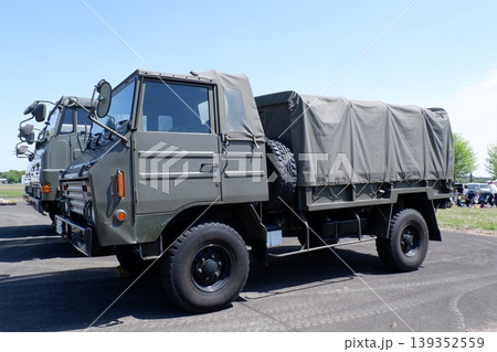 陸上自衛隊の1 1/2tトラック 陸上自衛隊の1 1/2tトラック 139352559