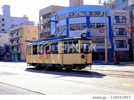 238号ハノーバー電車と広島の街並み 238号ハノーバー電車と広島の街並み 139352957