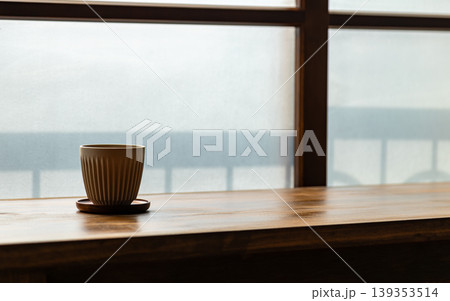 窓辺 窓側 コーヒー 139353514