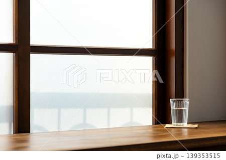 窓辺 窓側 コーヒー 139353515