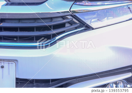自動車のフロントグリル 139353795