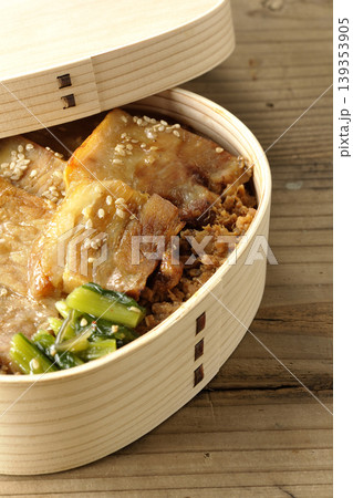 豚焼肉弁当 豚焼肉弁当 139353905