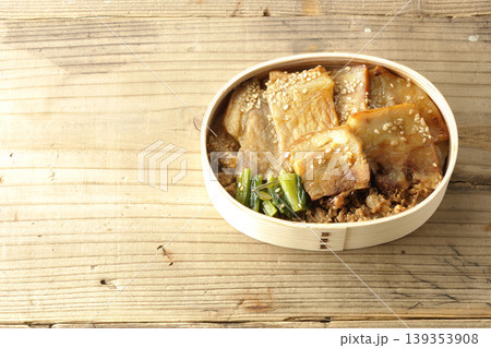 豚焼肉弁当 豚焼肉弁当 139353908