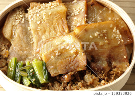 豚焼肉弁当 豚焼肉弁当 139353926