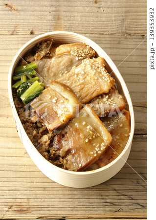 豚焼肉弁当 139353932