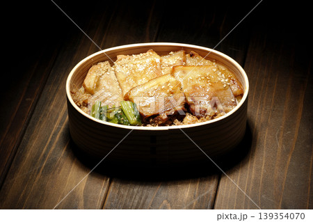 豚焼肉弁当 139354070