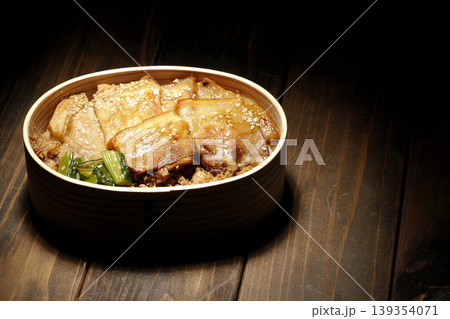 豚焼肉弁当 豚焼肉弁当 139354071