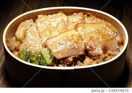 豚焼肉弁当 豚焼肉弁当 139354073