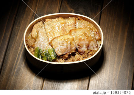 豚焼肉弁当 豚焼肉弁当 139354076