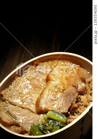 豚焼肉弁当 豚焼肉弁当 139354095