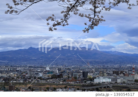 観音山から見た高崎市の様子 観音山から見た高崎市の様子 139354517