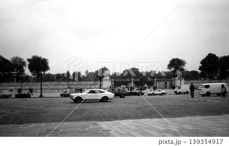 古写真 1982年9月 パリ、コンコルド広場の風景 古写真 1982年9月 パリ、コンコルド広場の風景 139354917