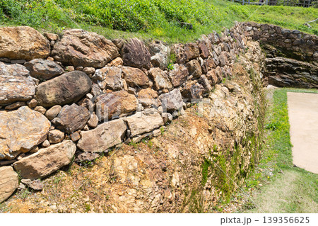 史跡小牧山 大手道の復元石垣(愛知県小牧市) 史跡小牧山 大手道の復元石垣(愛知県小牧市) 139356625