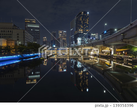 未来を映す水面、大阪・中之島の宵 未来を映す水面、大阪・中之島の宵 139358396