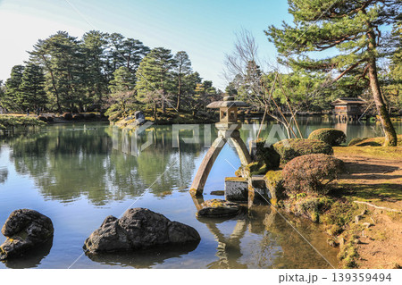 文化財指定庭園　特別名勝　兼六園 139359494