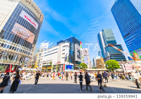 GWの渋谷 スクランブル交差点 ※一部ソフトフォーカス GWの渋谷 スクランブル交差点 ※一部ソフトフォーカス 139359941