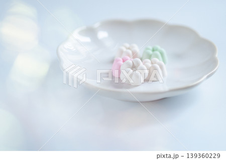 和菓子の落雁 (金沢のお土産) 139360229