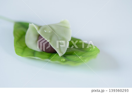 日本の和菓子 季節の上生菓子 (5月~6月の新緑) 日本の和菓子 季節の上生菓子 (5月~6月の新緑) 139360293