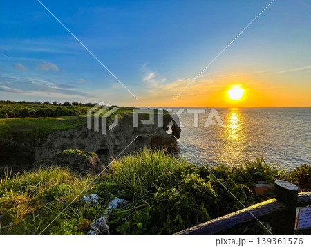 岬に沈む夕日 岬に沈む夕日 139361576