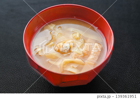 あさりと筍の姫皮の味噌汁 あさりと筍の姫皮の味噌汁 139361951