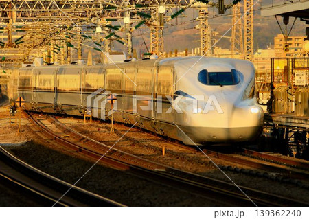 日本の大動脈!! 東海道新幹線・小田原駅へ入線する… N700S 新幹線 日本の大動脈!! 東海道新幹線・小田原駅へ入線する… N700S 新幹線 139362240