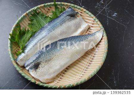 塩鯖の切身食材 塩鯖の切身食材 139362535