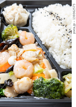 美味しい中華弁当、海鮮塩炒め弁当 139362573