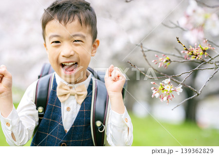 ランドセルを背負う男の子 ランドセルを背負う男の子 139362829