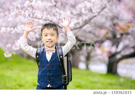 ランドセルを背負う男の子 ランドセルを背負う男の子 139362833