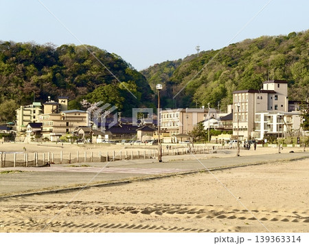夕日ヶ浦海岸　砂浜から見た夕日ヶ浦温泉　京都府京丹後市網野町浜詰 139363314