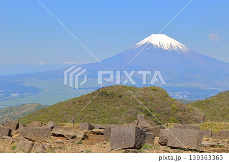 駒ヶ岳山頂から見た五月の富士山 駒ヶ岳山頂から見た五月の富士山 139363363